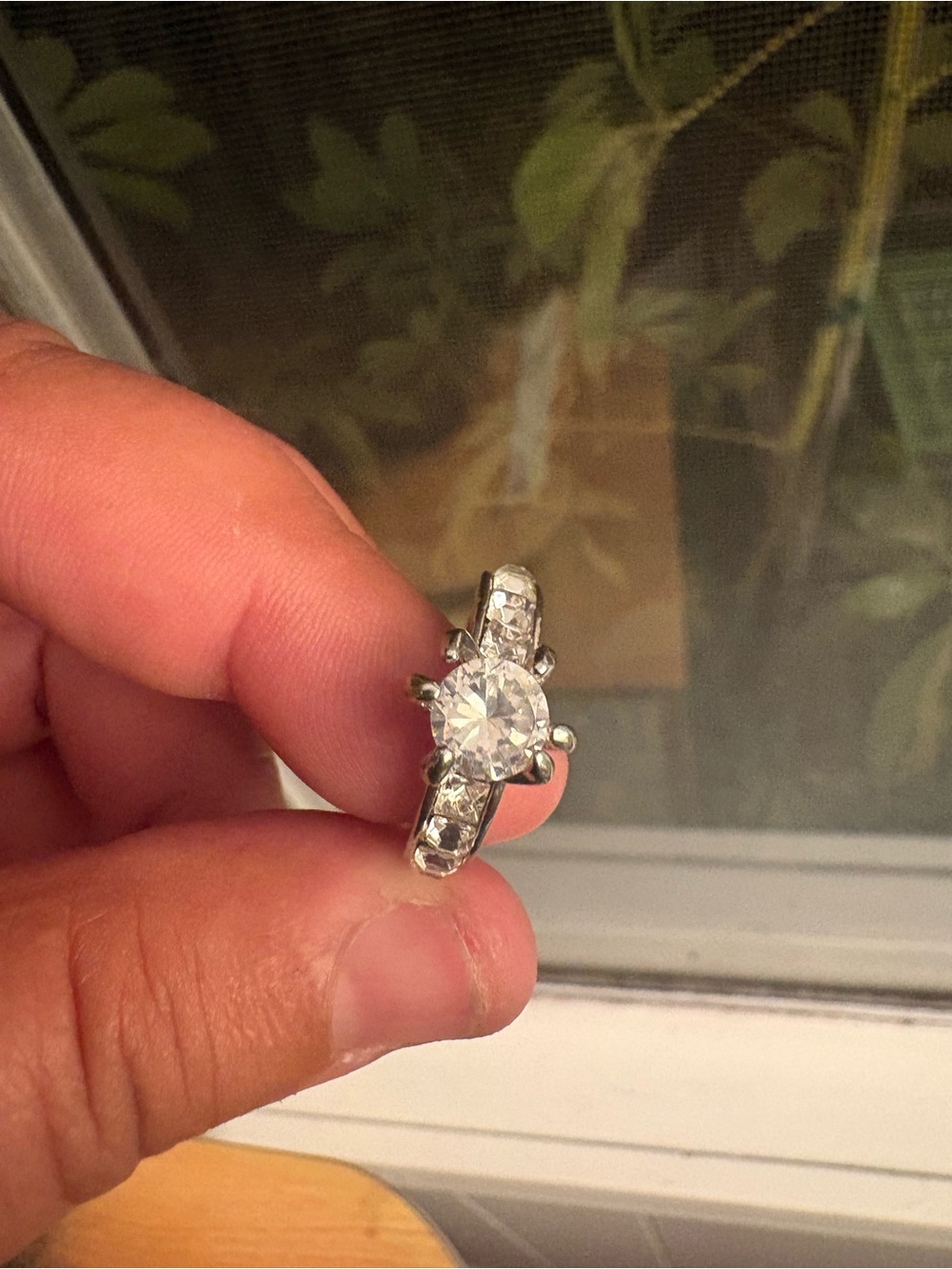 Classic Silver-Tone rhinestone Ring
